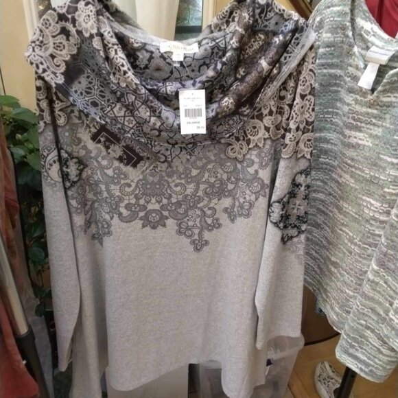 Cactus Pearl ladies tunic top with a cow neck and a lace pattern detail 2x - Picture 1 of 4